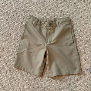Boys khaki under armour shorts size 5